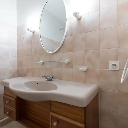 Centragence - Bosquet - With Spacious Terrace *